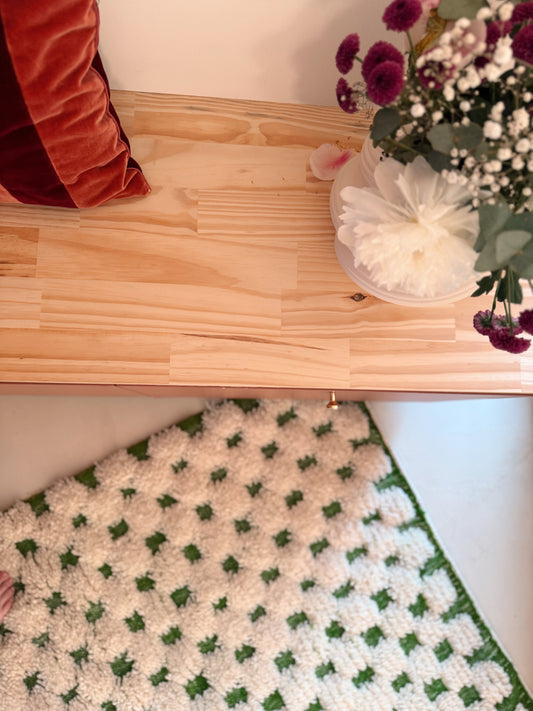 Tapis berbère à damier blanc et vert 1,5m x 1m