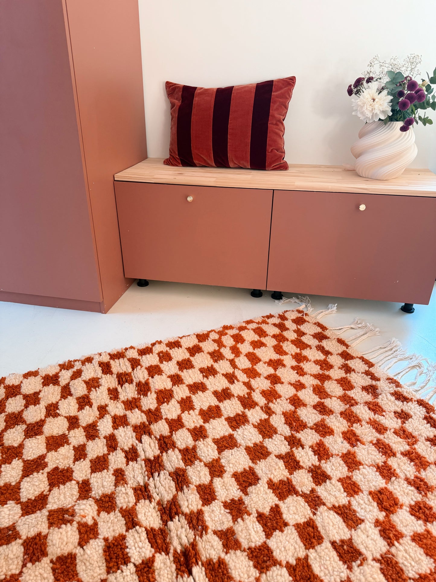 Tapis berbère à damier blanc miel 1,5m x 1m